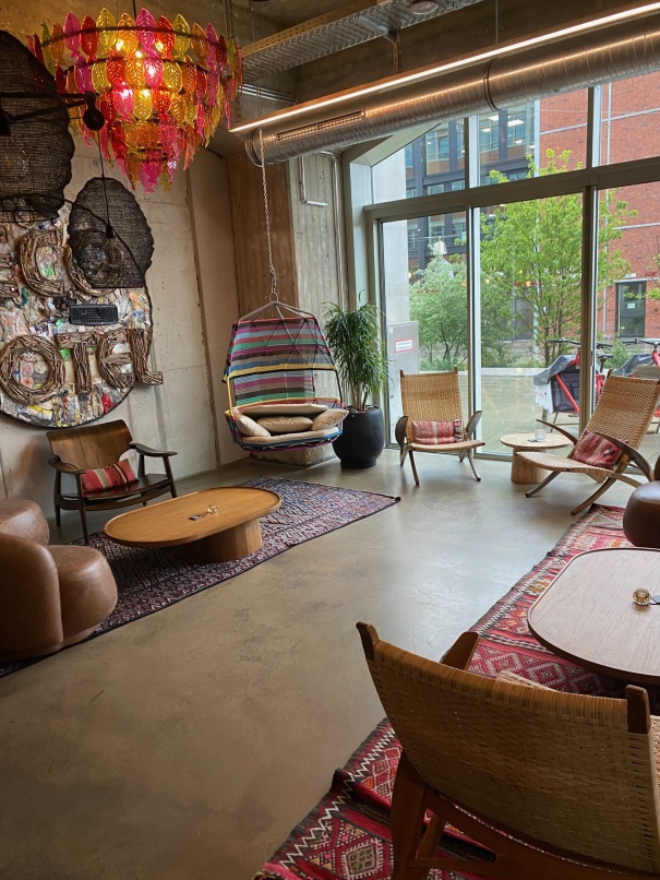 Lounge des John &amp Will