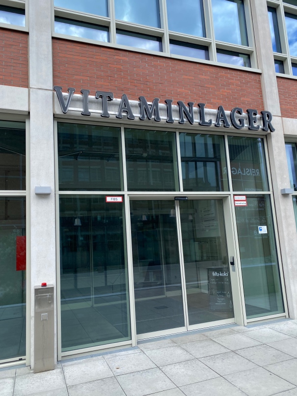Eingang zum Vitaminlager